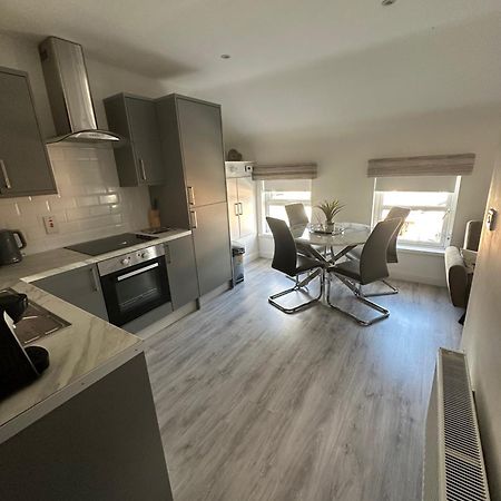 Westland Suites - Stylish, Modern, Elegant, Central Apartments A Londonderry ภายนอก รูปภาพ