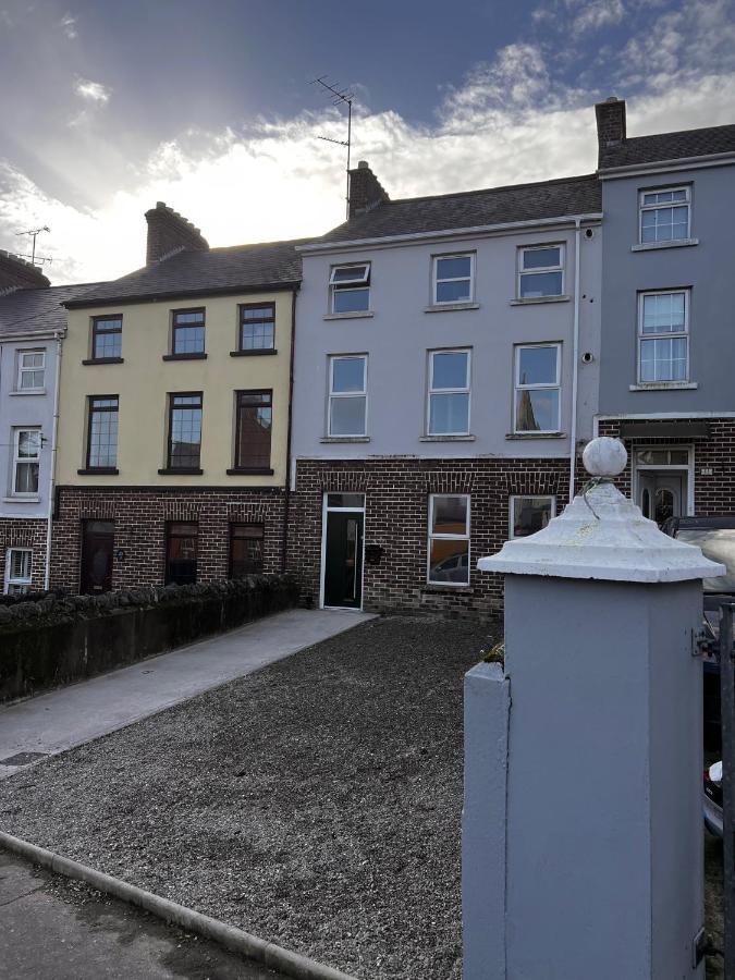 Westland Suites - Stylish, Modern, Elegant, Central Apartments A Londonderry ภายนอก รูปภาพ