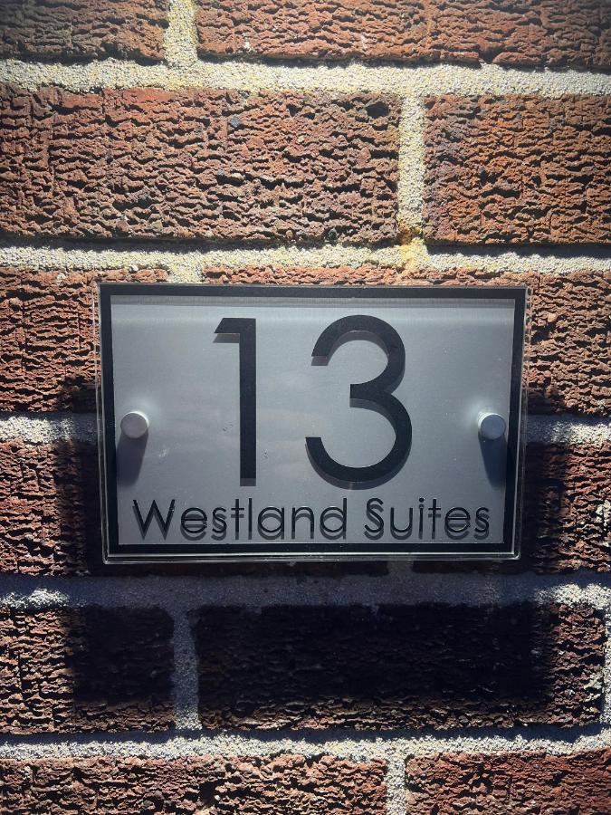 Westland Suites - Stylish, Modern, Elegant, Central Apartments A Londonderry ภายนอก รูปภาพ
