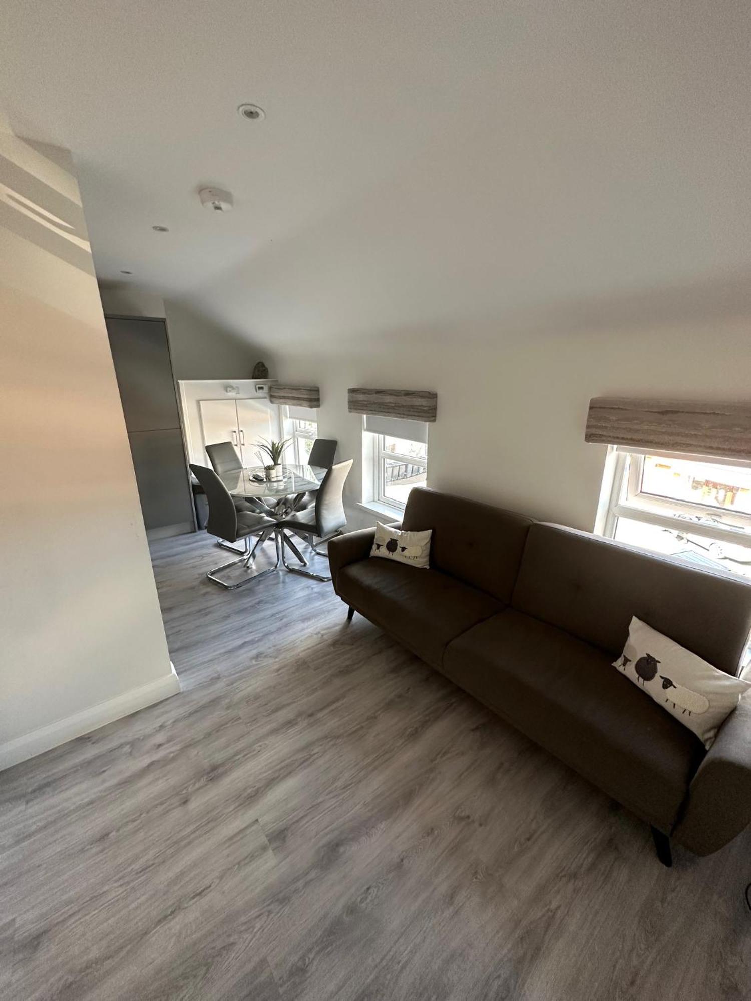 Westland Suites - Stylish, Modern, Elegant, Central Apartments A Londonderry ภายนอก รูปภาพ