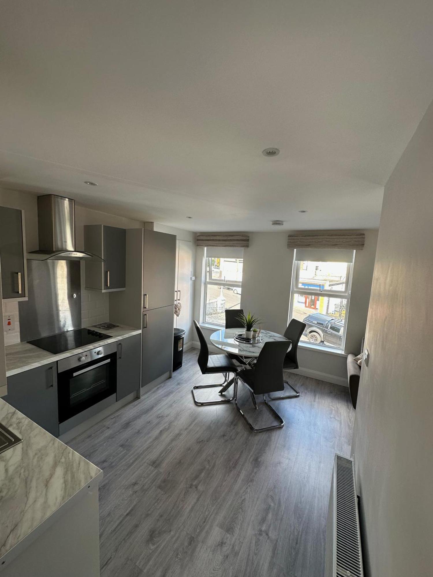 Westland Suites - Stylish, Modern, Elegant, Central Apartments A Londonderry ภายนอก รูปภาพ