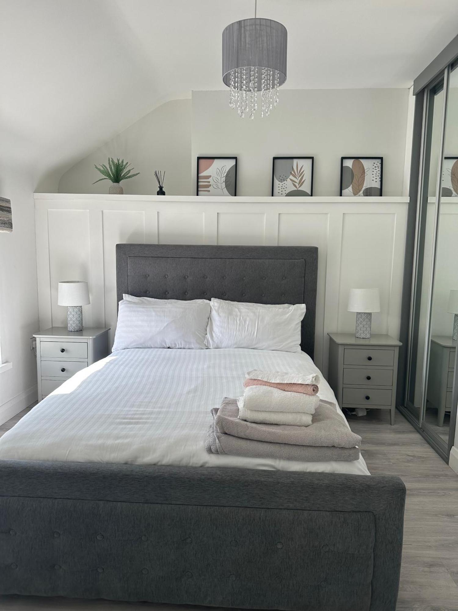 Westland Suites - Stylish, Modern, Elegant, Central Apartments A Londonderry ภายนอก รูปภาพ